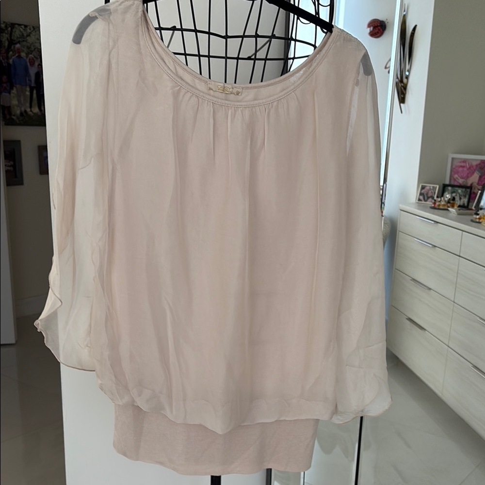 Elegant Cream Women's Blouse